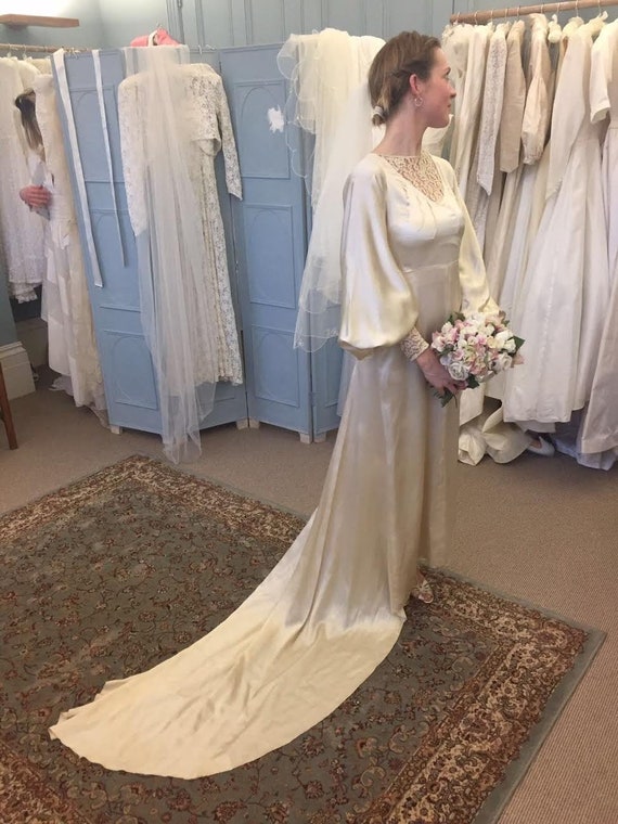 vintage wedding clothes