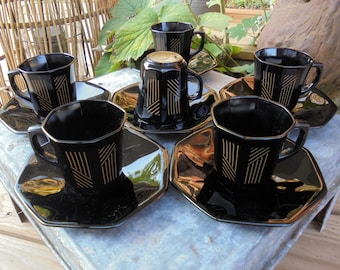 6 schwarze ARCOROC-Tassen mit goldenem Netz - Vintage 80er Jahre in dieser Variante nicht sehr verbreitet.