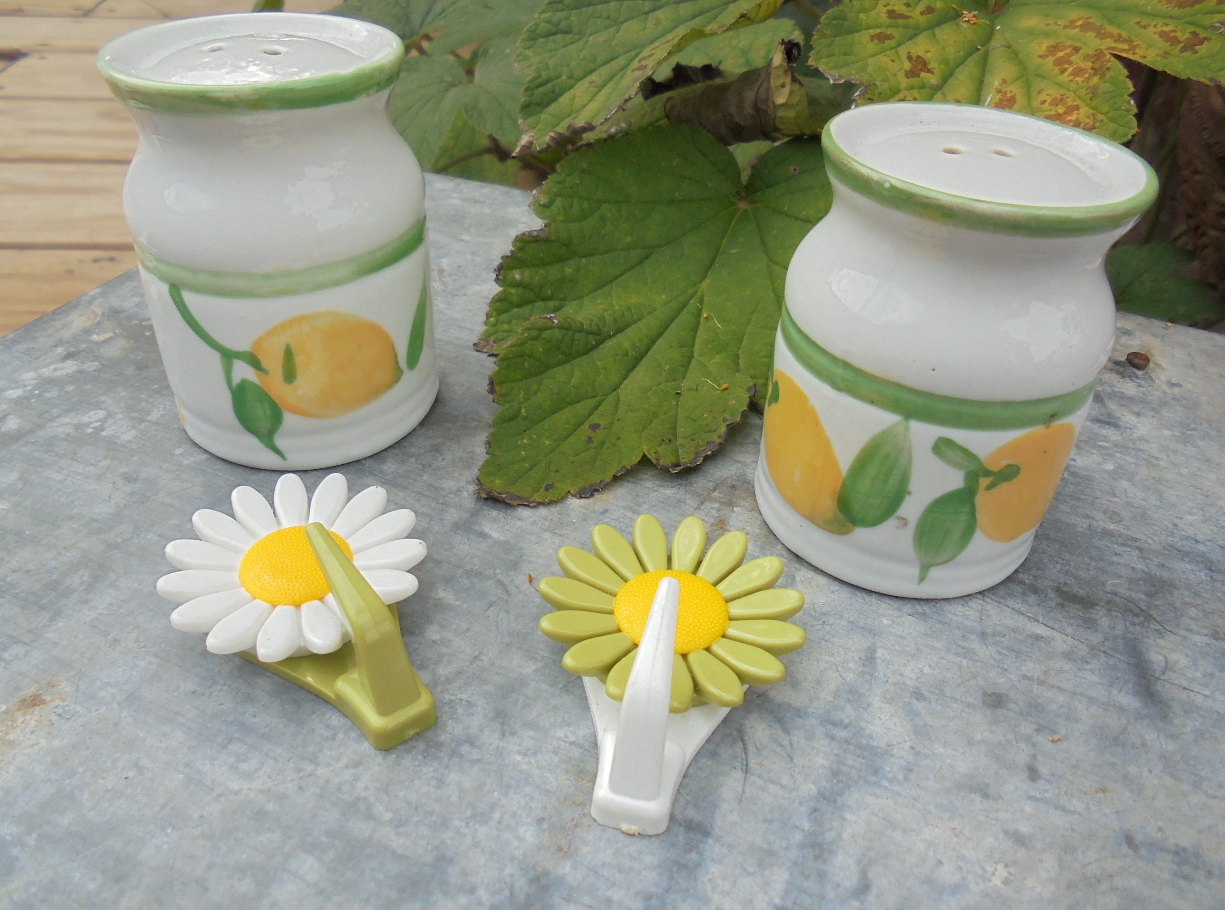 Salière Poivrière lbp + 2 Attaches Pour Torchon Cuisine.