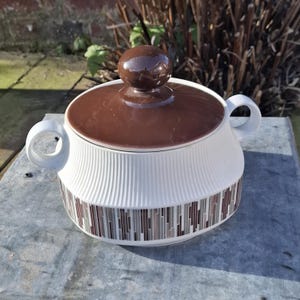 Arzberg vegetable dish MUTSCHENREUTHER GRUPPE GERMANY design 70s serving dish presentation