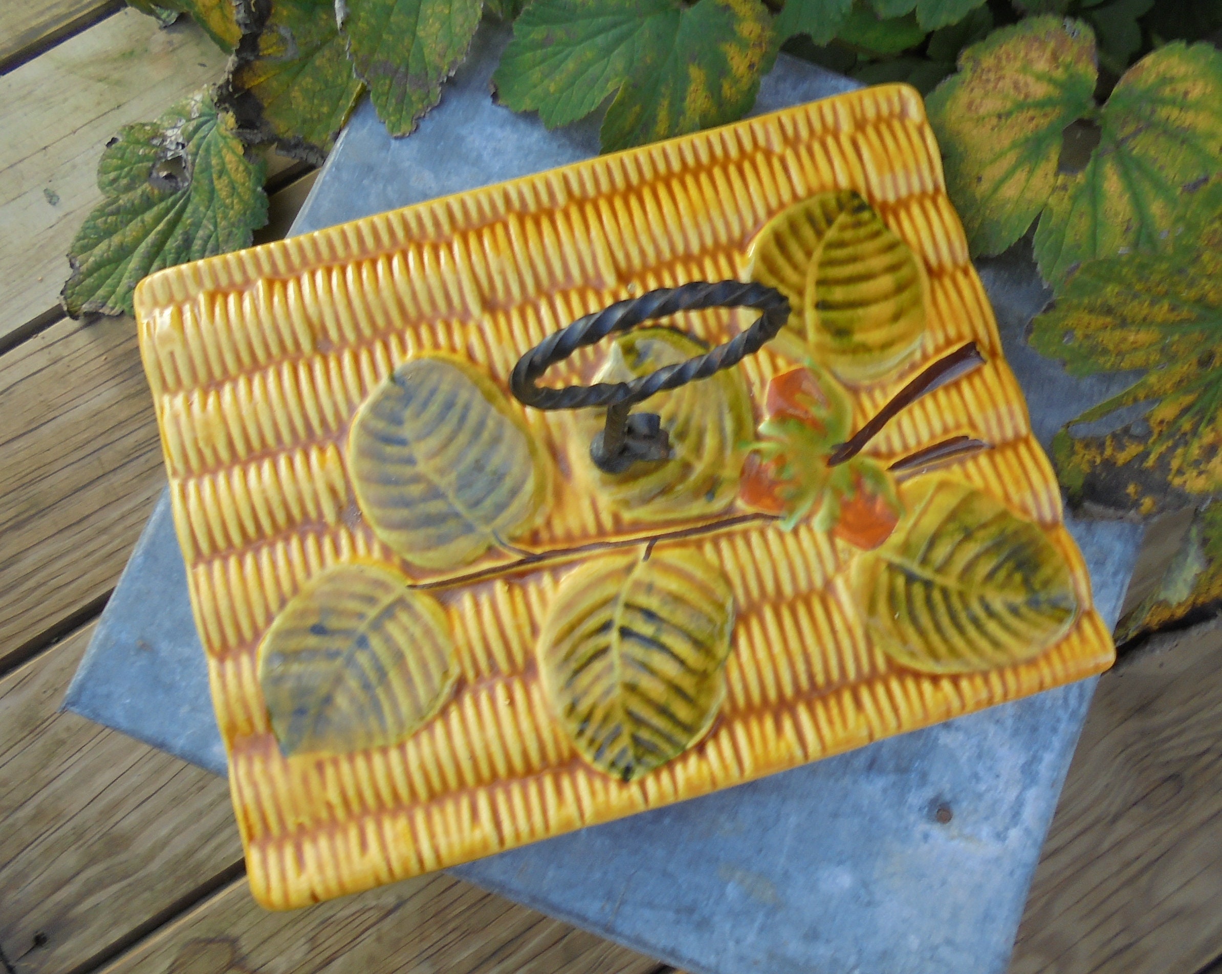 Ancien plateau à fromage, décor palette de peinture, en céramique Elchinger