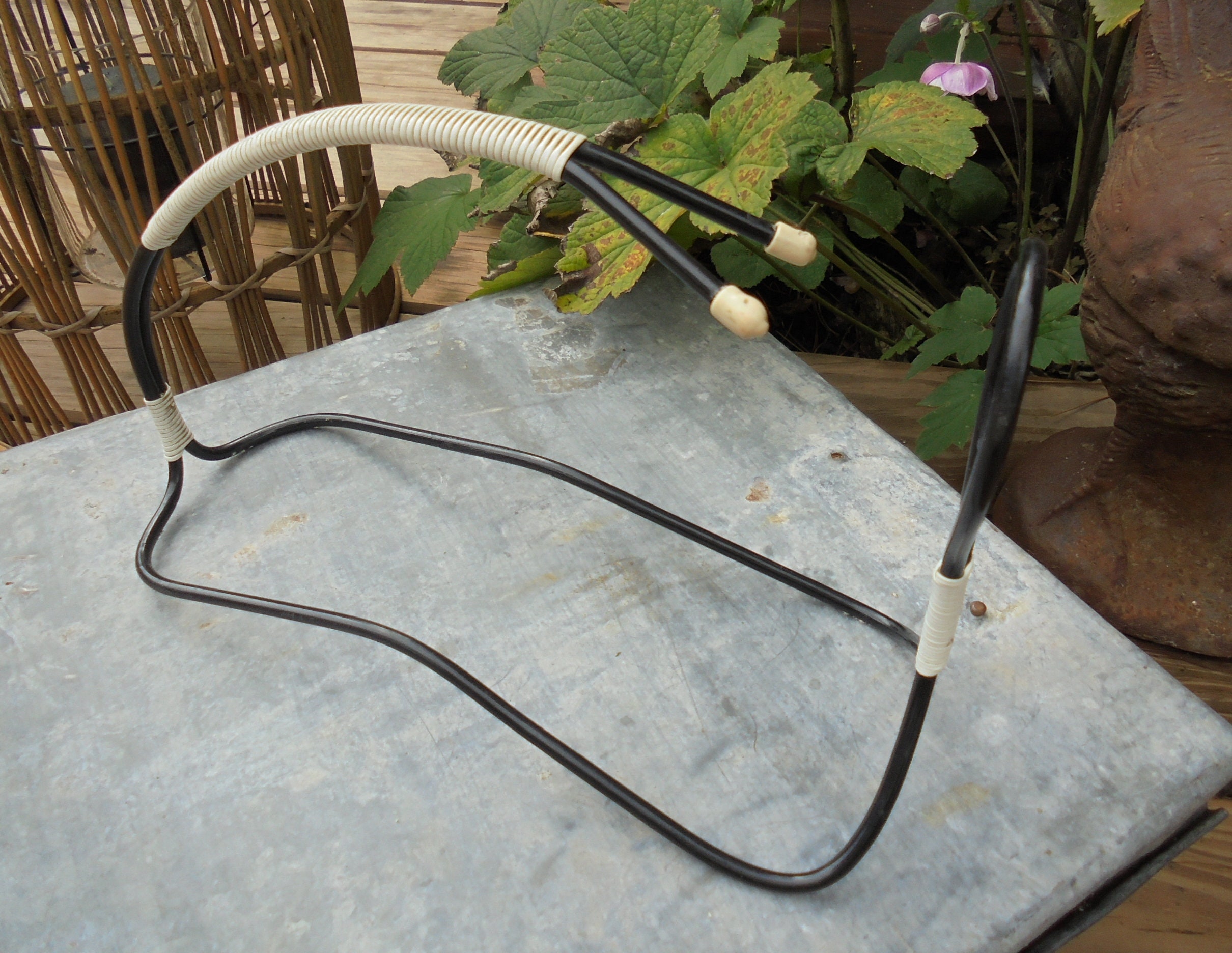 Porte-Bouteille Scoubidou Pour Bouteille de Bourgogne - Vintage 60S