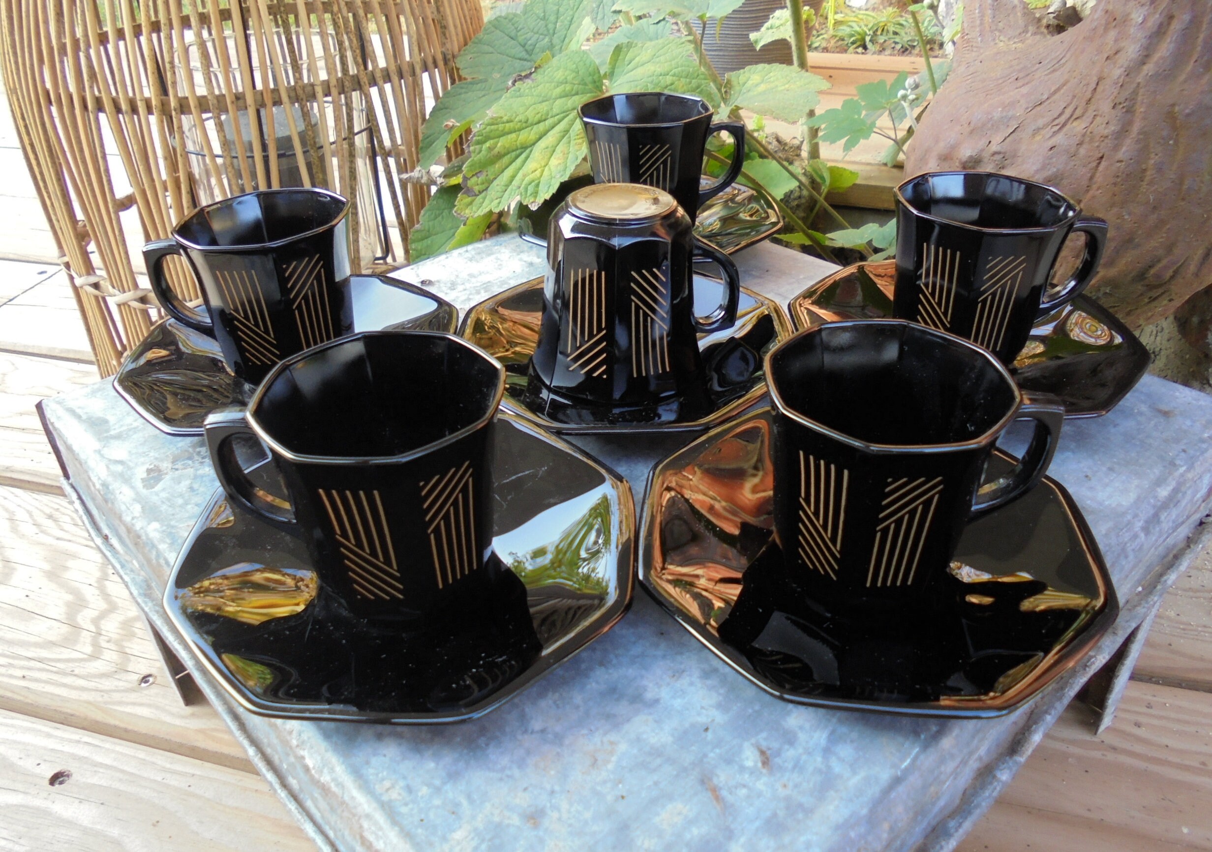 6 Tasses Arcoroc Noires avec Filet Doré - Vintage 80S Peu Courant Dans Cette Variante.