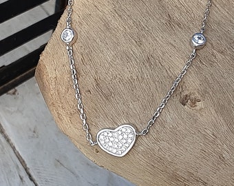 Rhinestone heart bracelet on solid silver chain, adjustable.