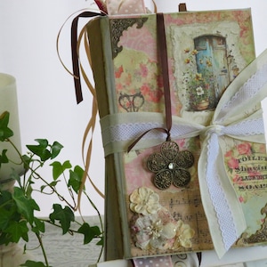 Vintage Rose Junk Journal: Altered Book with Decorative Pages