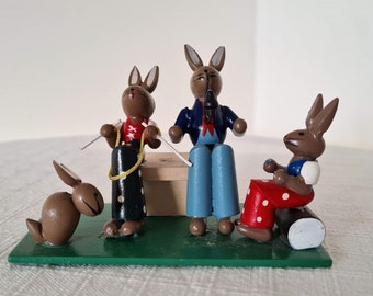 Vintage Scene of 4 Easter bunnies German Wooden decoration Erzgebirge folk art hand painted made in East Germany