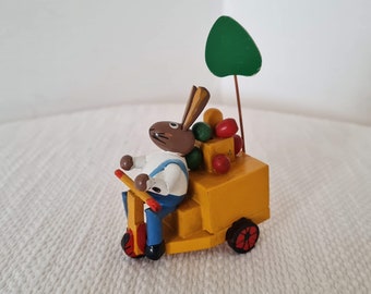 Conejito vintage en un camión con huevos de Pascua de madera Decoración de Pascua