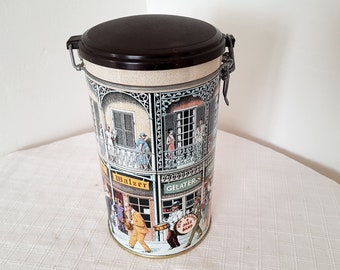 boîte d’étain vintage made in Italy avec couvercle en plastique en très bon état