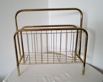 Vintage Mid Century Modern Hollywood Regency Metal Magazine Rack In Gold