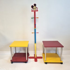 Vintage Pop art Memphis Milano style table on wheels