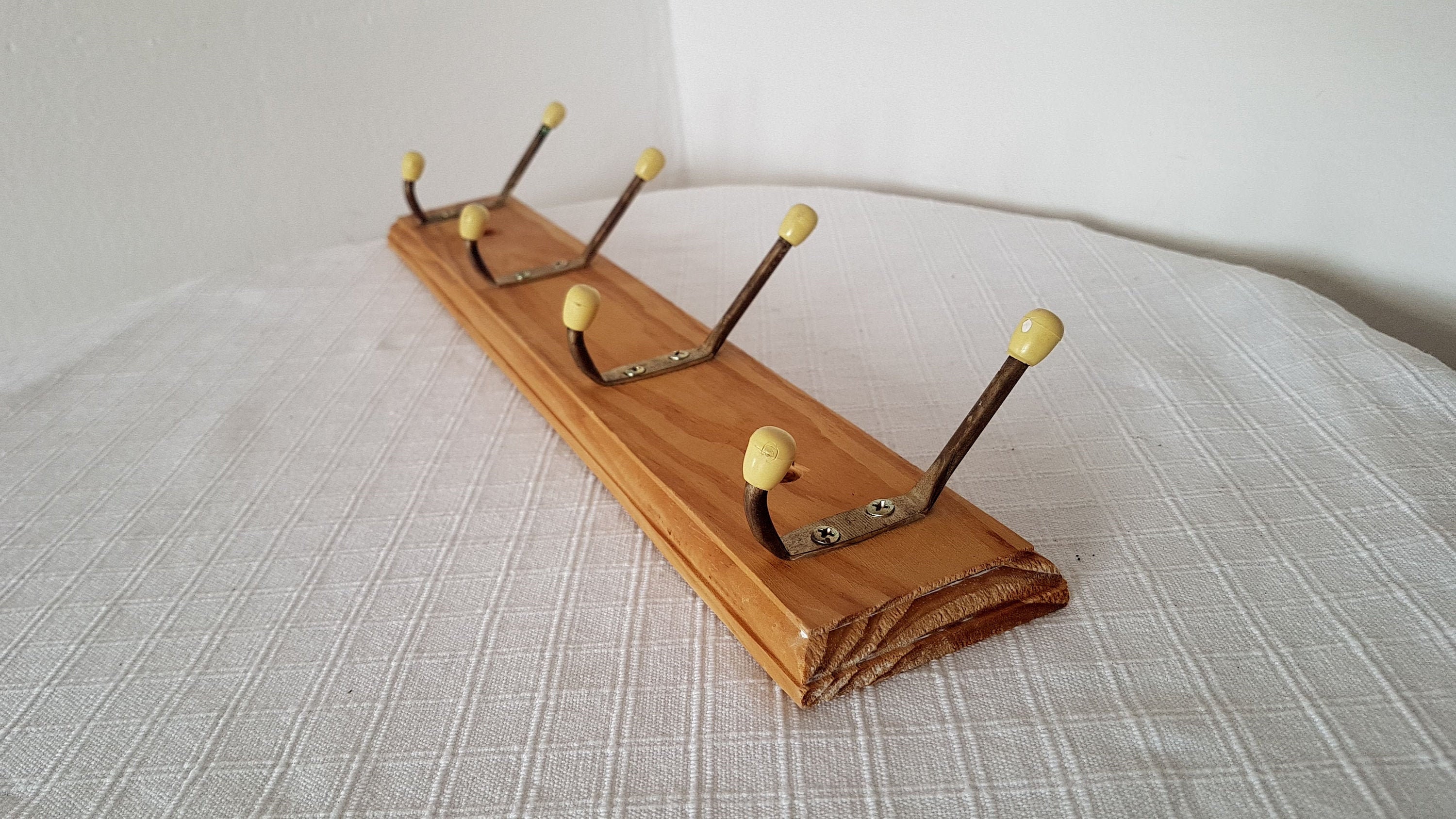 Katai Quilt-Wandhalter Set – 4 Holz-Klemmen Mit Schrauben & Maßband, Für Quilts, Teppiche Bis 0.6 Cm Dicke