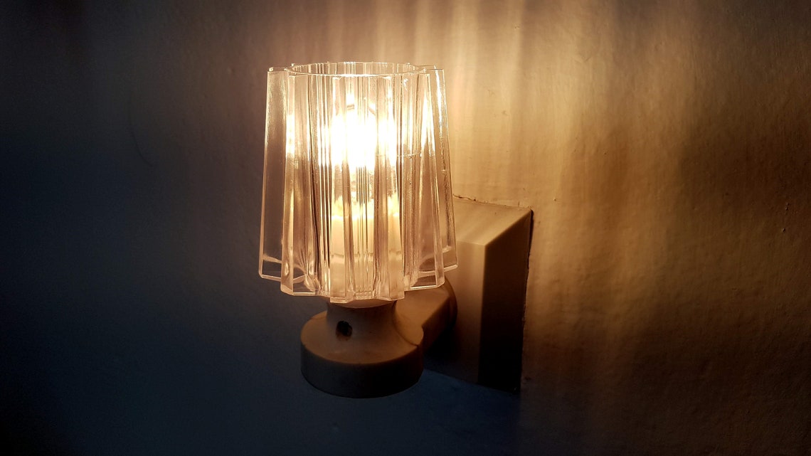 Vintage Mid-Century Changing Shade Night Light, photo 4 sur 5