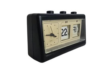 TWEMCO QT-30 : the Ultimate Retro Flip Clock for Desk & Wall Use