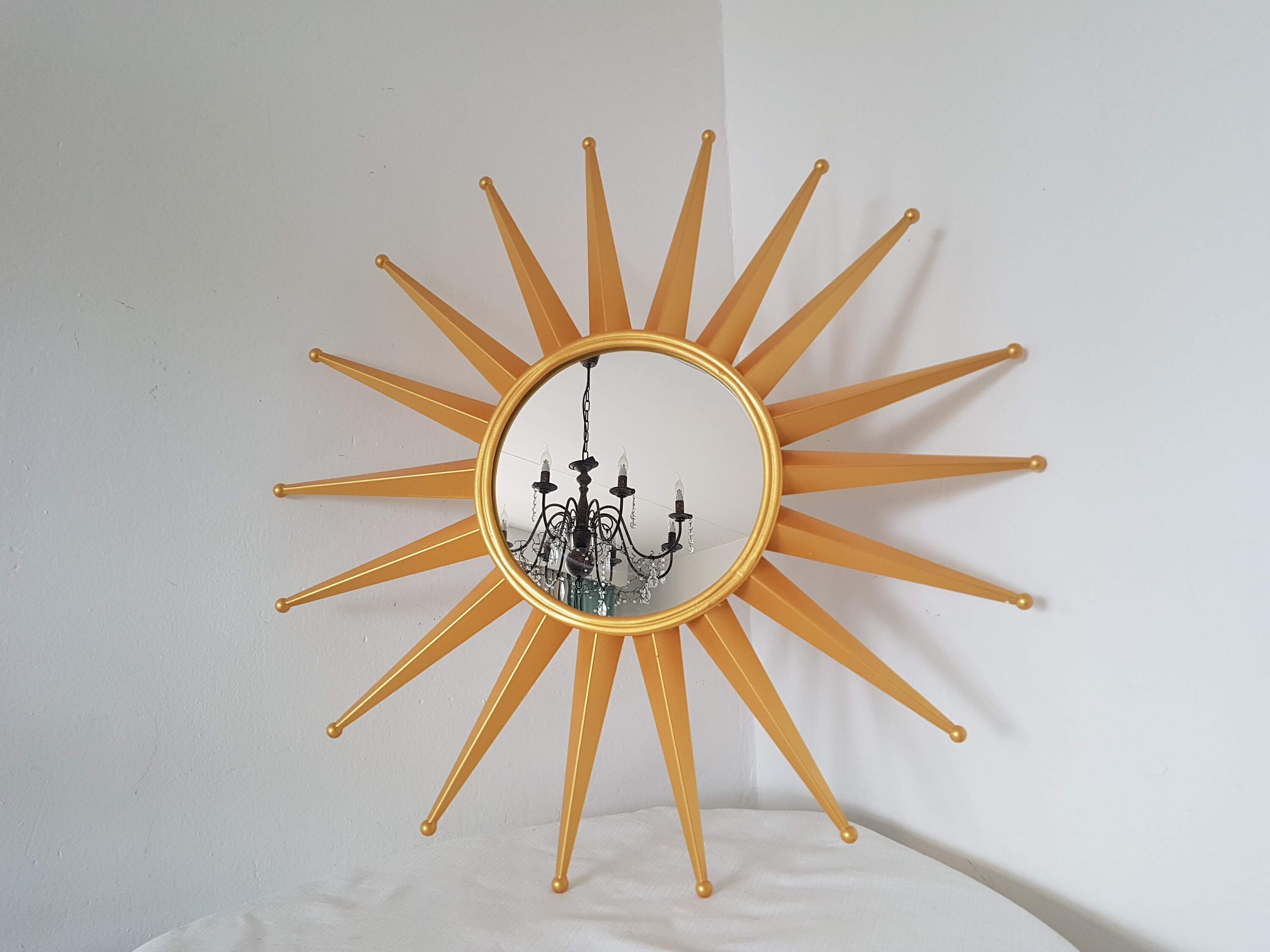 ヴィンテージのハリウッド・リージェンシースタイルの金属製フレームの