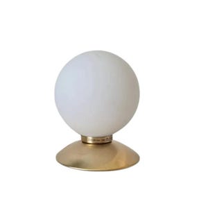 Vintage Mid Century kleine messing tafellamp met opaal glazen bol