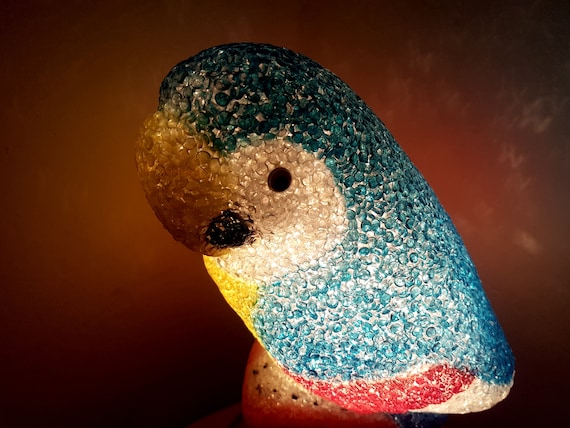 Vintage Popcorn Plastic Parrot Lamp on a Metal Spiral Lovely 