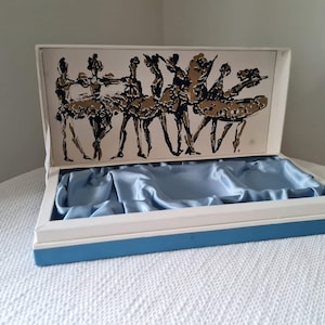 Charming vintage storage box, antique candy box, chic storage, Packaging for an antique gift Original shabby chic