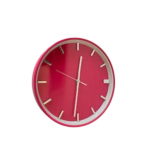 Reloj de pared antiguo Persby de Ikea con marco de plástico y elementos cromados. Ikea 1999
