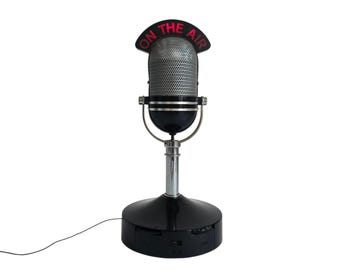 Vintage AM/FM Radio in Mikrofonform - Retro Schreibtischradio ""On The Air"" ."