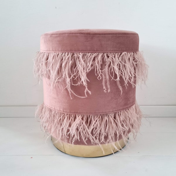 Pouffe de terciopelo vintage hollywoodienses regency con plumas