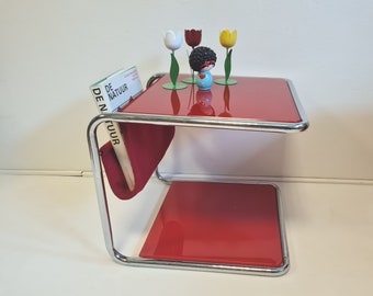 Винтажный стол из хрома и красного стекла с бархатным карманом для журналов