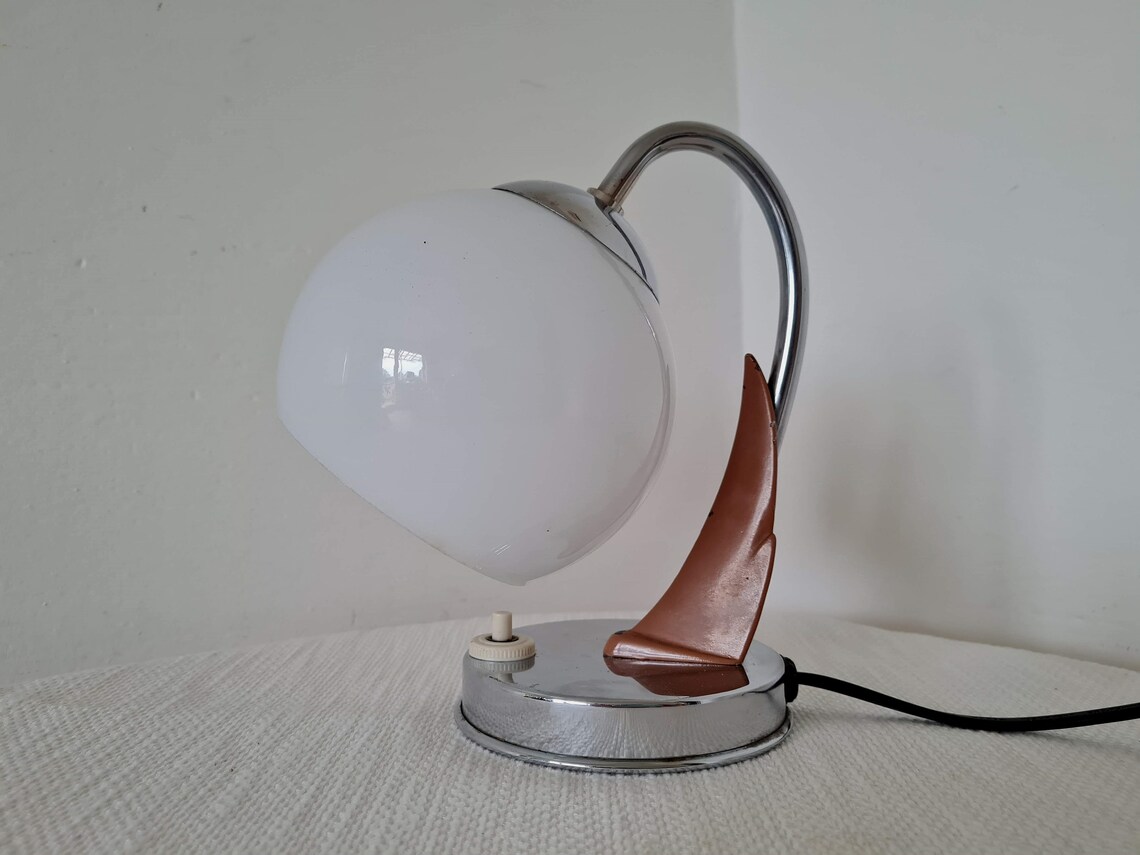 Vintage Bauhaus nickel table lamp Zukov with a glass ball shade, foto 2 di 5