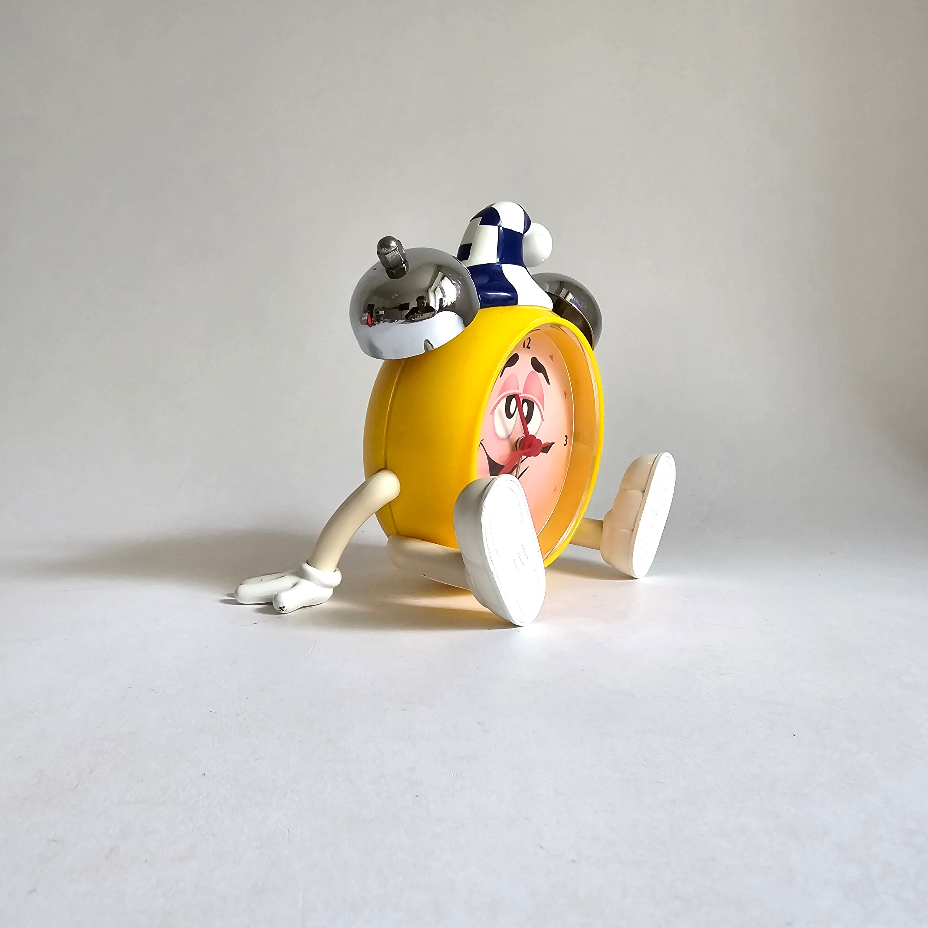 Vintage Pop Art Yellow M&M Table Rare Clock, Plastic Candy