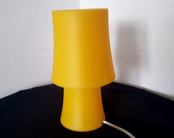 Vintage mushroom Memphis Milano Style plastic table lamp 1990s