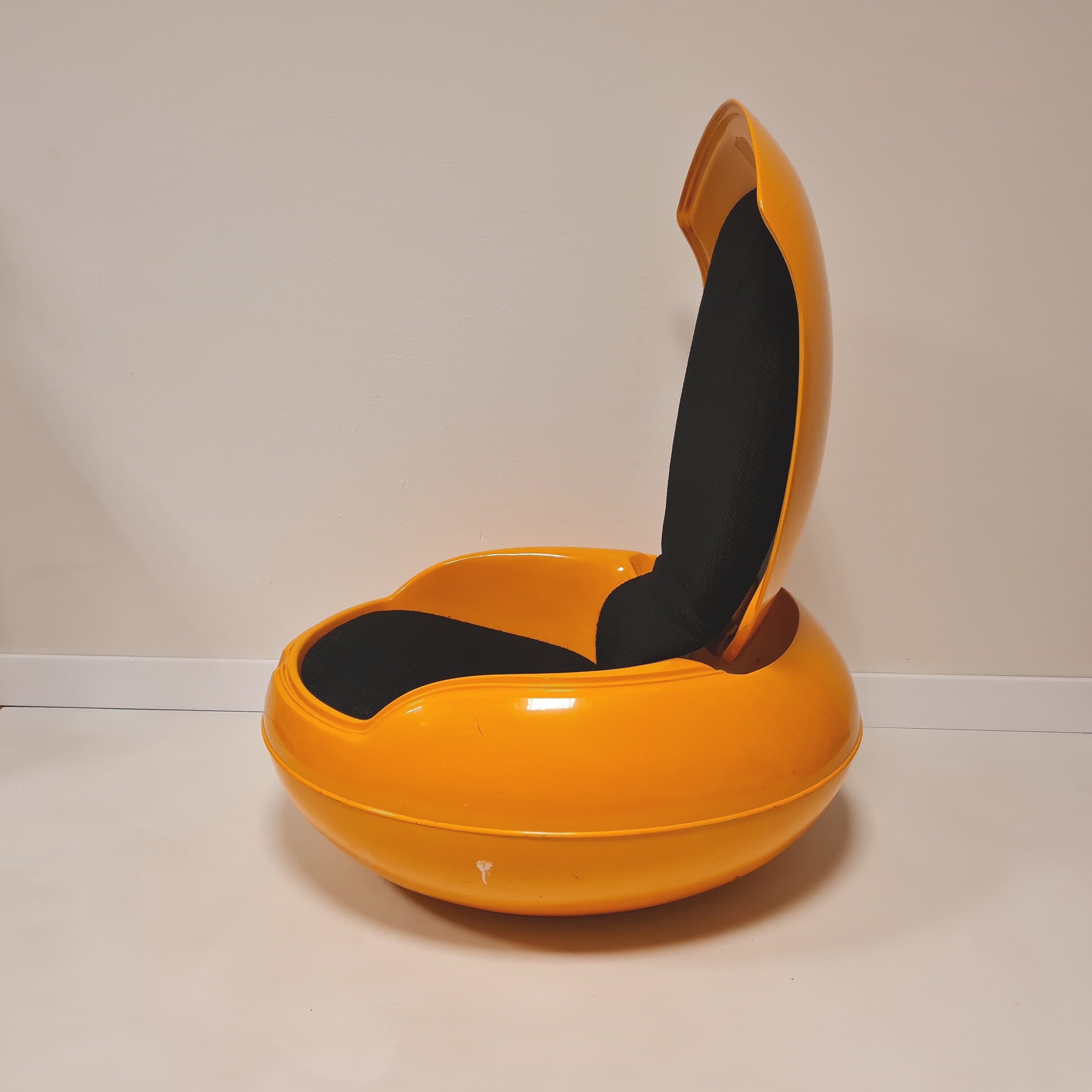 Vintage Iconic Space Age Senftenberg Egg or Garden Egg Chair by