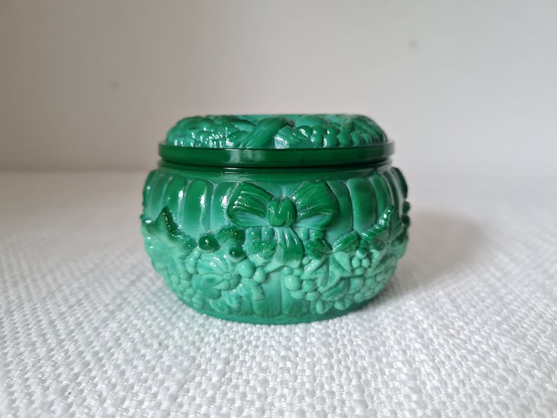 Bohemian Art Deco Glass Jewelry Box, Czech Schlevogt Ingrid Dose image 3