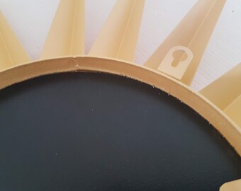 ヴィンテージのハリウッド・リージェンシースタイルの金属製フレームの