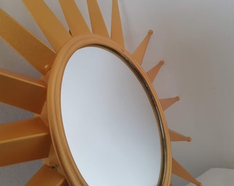 ヴィンテージのハリウッド・リージェンシースタイルの金属製フレームの