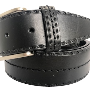 Cintura da uomo in pelle nera italiana con punta affusolata, punto centrale 40 mm