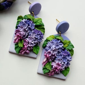 Lila Ohrring Lila Blumenohrring Handgemachte Polymer-Ton-Ohrring Ästhetische Ohrring Lila Geschenk-Cottage-Ohrring Hypoallergen