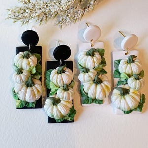 Weiße Kürbis Ohrringe Baumeln Herbst Ton Ohrringe Handgemachte Ohrringe aus Polymer Clay Herbst Schmuck Geschenk für Mutter Geschenk-Ideen für Frau