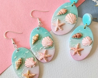 Pendientes de concha, pendientes colgantes de playa, pendientes de arcilla polimérica hechos a mano, joyería de playa, regalo para ella, ideas de joyería con temática de playa