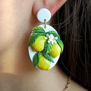 Brincos de limão Brincos de frutas pendurados Brincos de argila de polímero feitos à mão Joias de limão Presente para mãe Presente exclusivo para esposa Presente de limão para ela