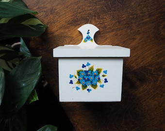 Vintage wooden salt container | Wooden salt box | Vintage salt box