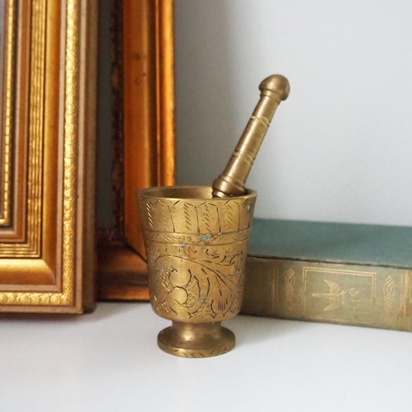 Vintage brass mortar and pestle | Vintage brass mortar | Etched brass mortar | Small brass mortar