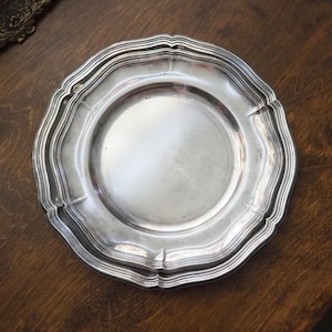 Vintage alpacca silver trays | Set of two scalloped trays | Alpacca silver platters | Vintage serving trays | Vintage scalloped trays