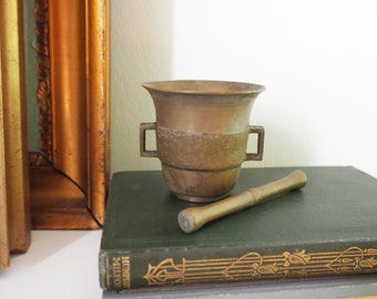 Vintage brass mortar and pestle | Small brass mortar | Small vintage mortar and pestle