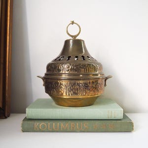 Vintage brass pomander | Vintage brass potpourri box | Large brass pomander | Brass home decor | Pierced brass box