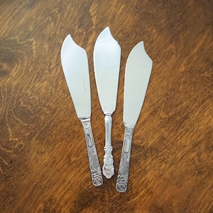 Vintage cake knives | Vintage silver tone cake knives  | Stainless steel cake knives | Ornate cake servers | Mismatched cake knives