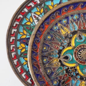 Set of two vintage wall plates | Decorative wall plates | Enamelled wall plates | Colourful vintage wall plates
