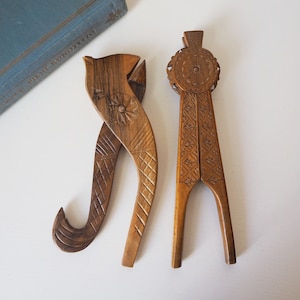 Vintage nutcrackers | Set of two vintage nutcrackers | Wooden nutcrackers | Ornate vintage nutcrackers | Hand carved nutcrackers