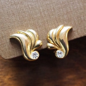 Details about   Vintage Large AAi Clip On Earrings 