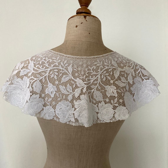 Vintage Rose Lace Collar