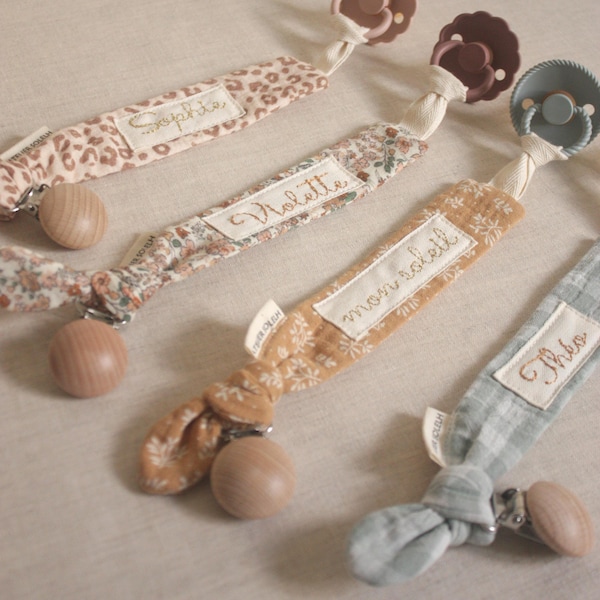 Personalized cotton gauze pacifier clip: embroidered name