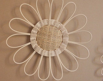 Rattan daisy cane centre - wall flower decoration - daisy rattan flower  - Nursery Decor