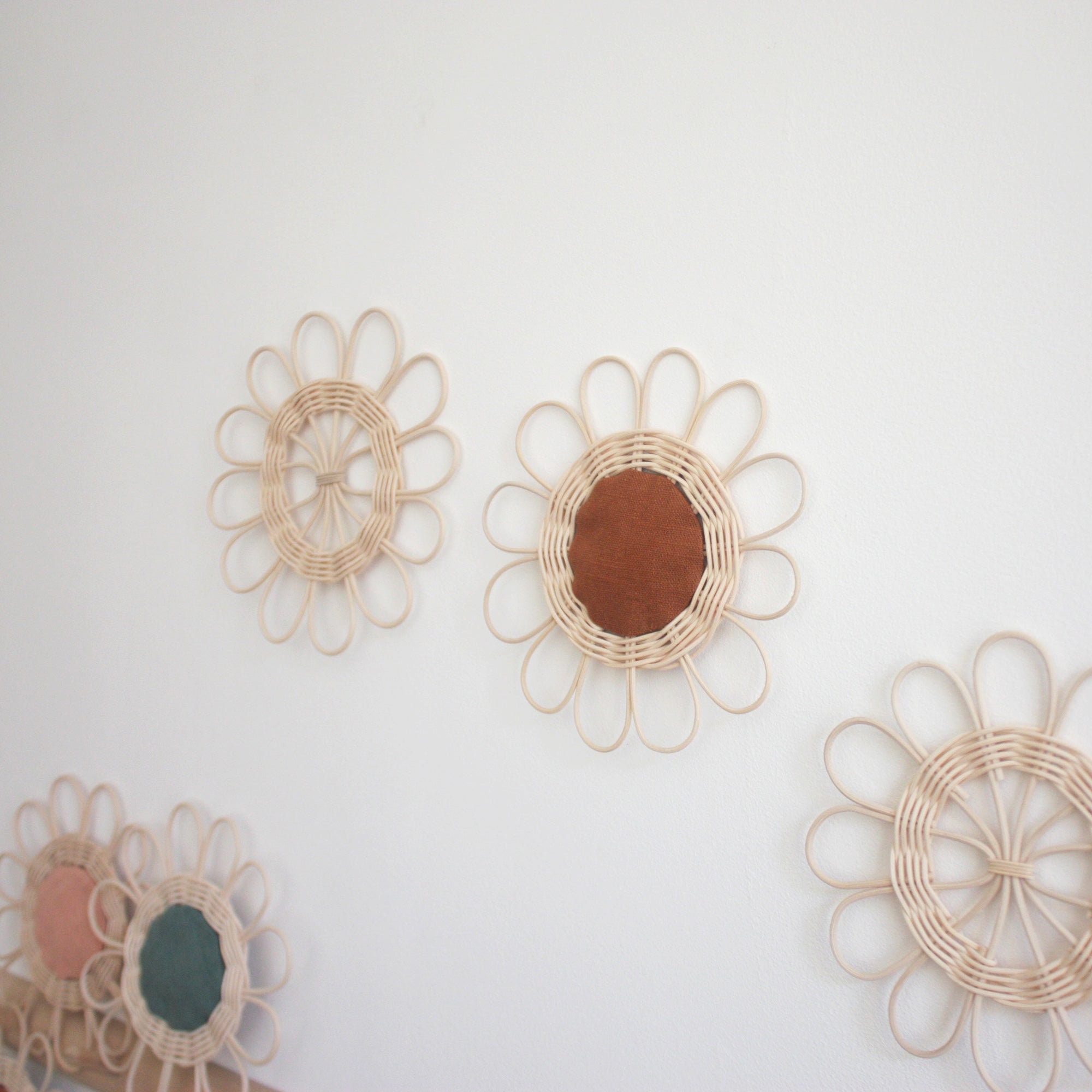 Marguerite en Rotin et Tissu, Fleur Rotin, Décoration Murale